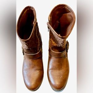 American Eagle brown boot, size 7.5